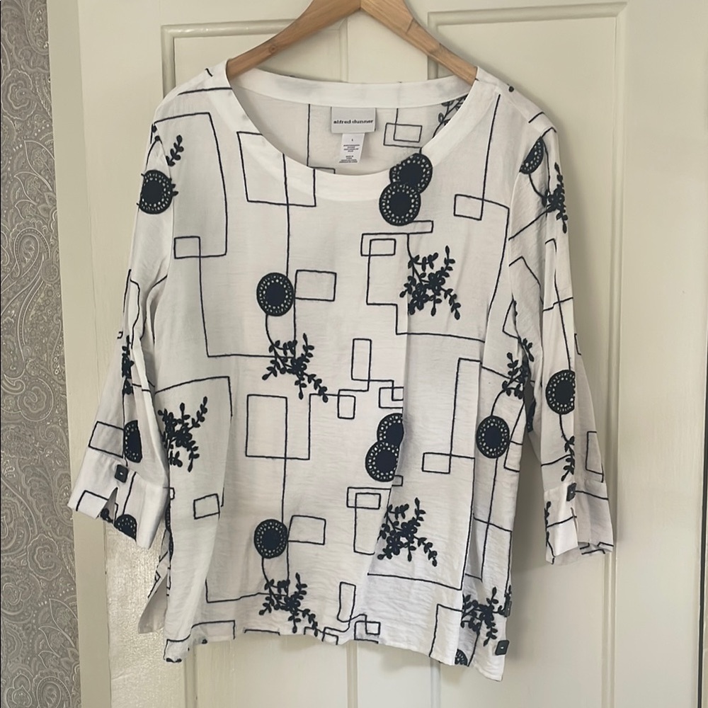 Alfred Dunner White and Black Graphic Boxy Tunic